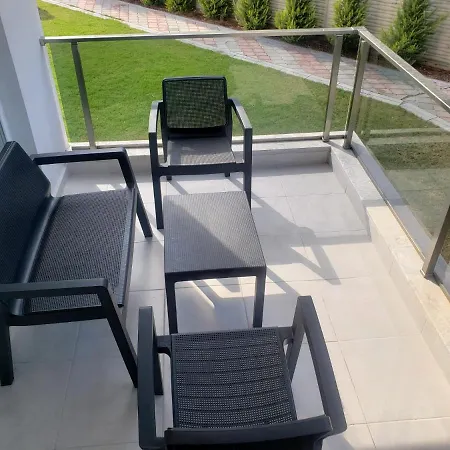 Lovely 2 Rooms Apartment With Pool And A C